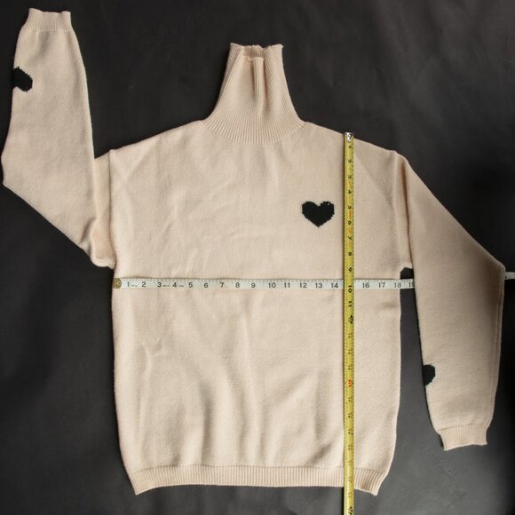 Turtleneck Sweater with Black Heart Cream M - Picture 4 of 7